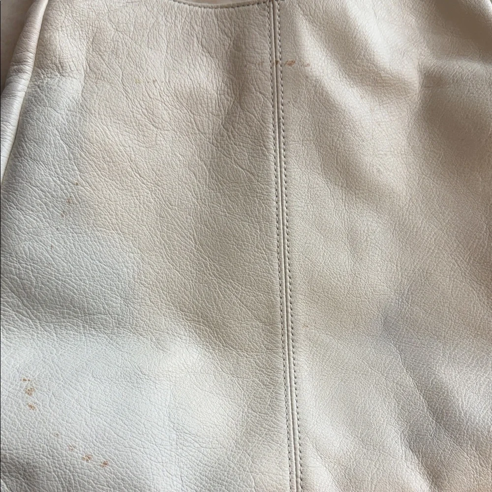 Coach Campbell Triple Entry Pebbled Leather Hobo – Style F24868 in Cream/Ivory